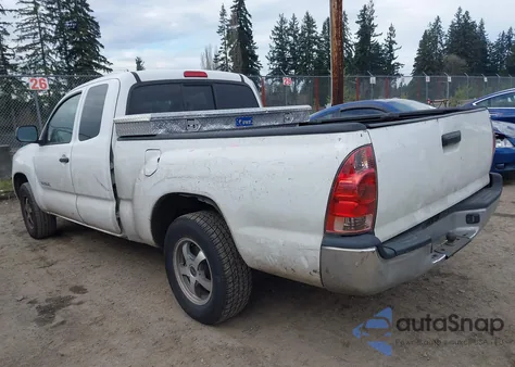 2005 Toyota Tacoma z USA, uszkodzony, nr VIN 5TETX22N45Z105063